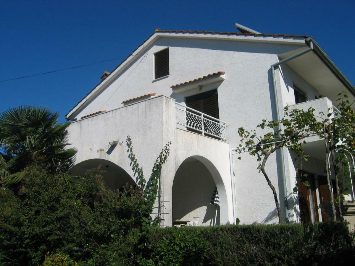 Apartments Cerovic Malinska Exterior photo